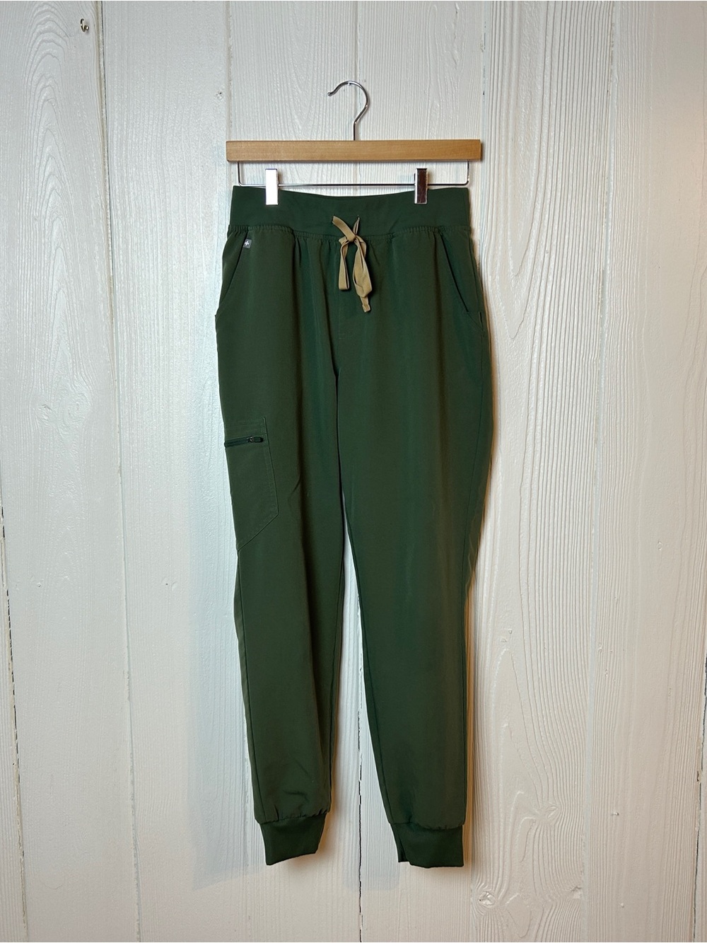Figs Zamora Moss Green Jogger Scrubs Size M